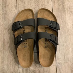 black birkenstock’s size 44
